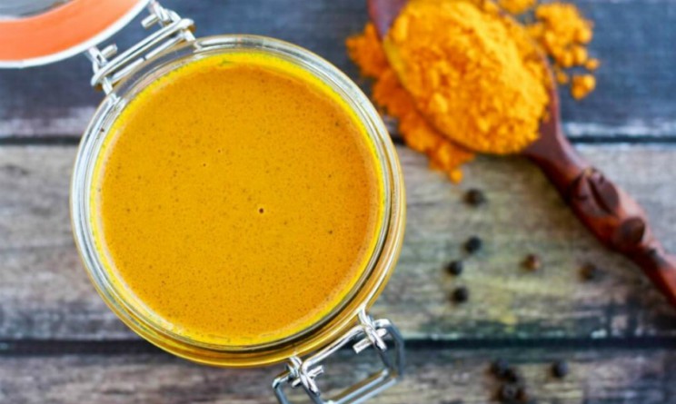 Golden Milk benefici proprieta e controindicazioni