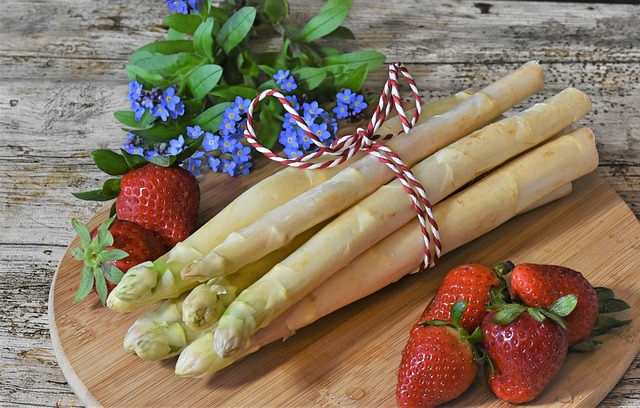 asparagi bianchi