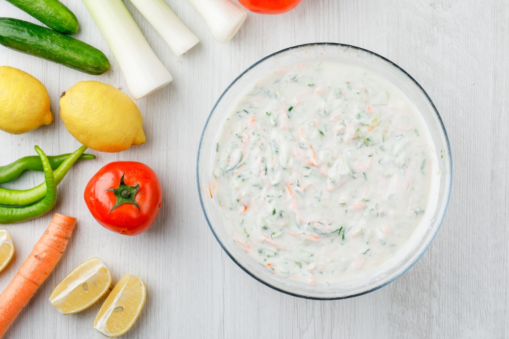tzatziki vegano con yogurt di soia