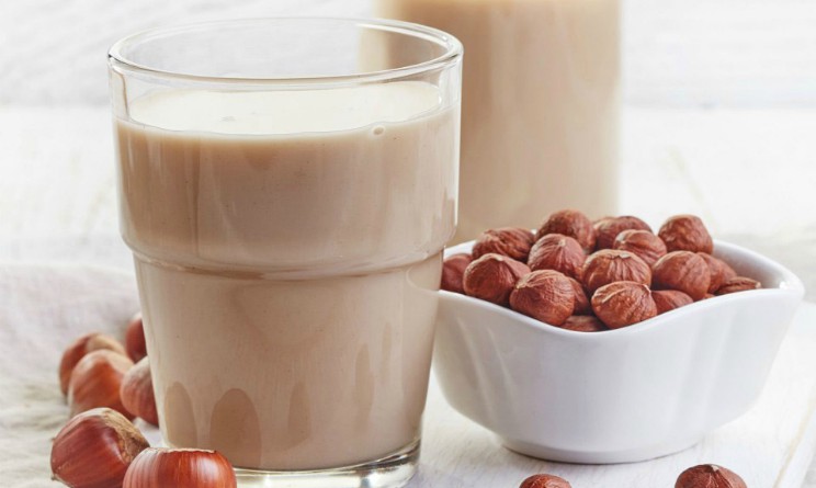 Latte di nocciola benefici e proprietà