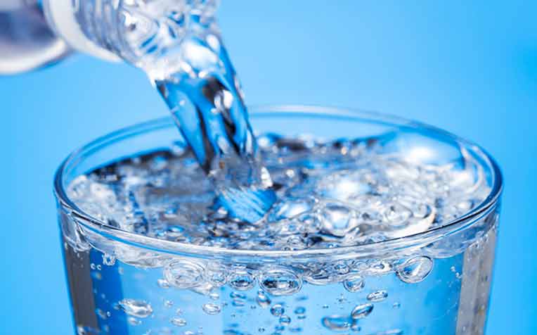 Acqua oligominerale ricca di calcio